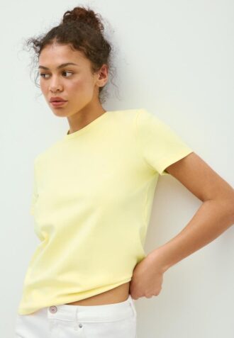 Základní tričko s pravidelným střihem a jemným povrchem na dotek