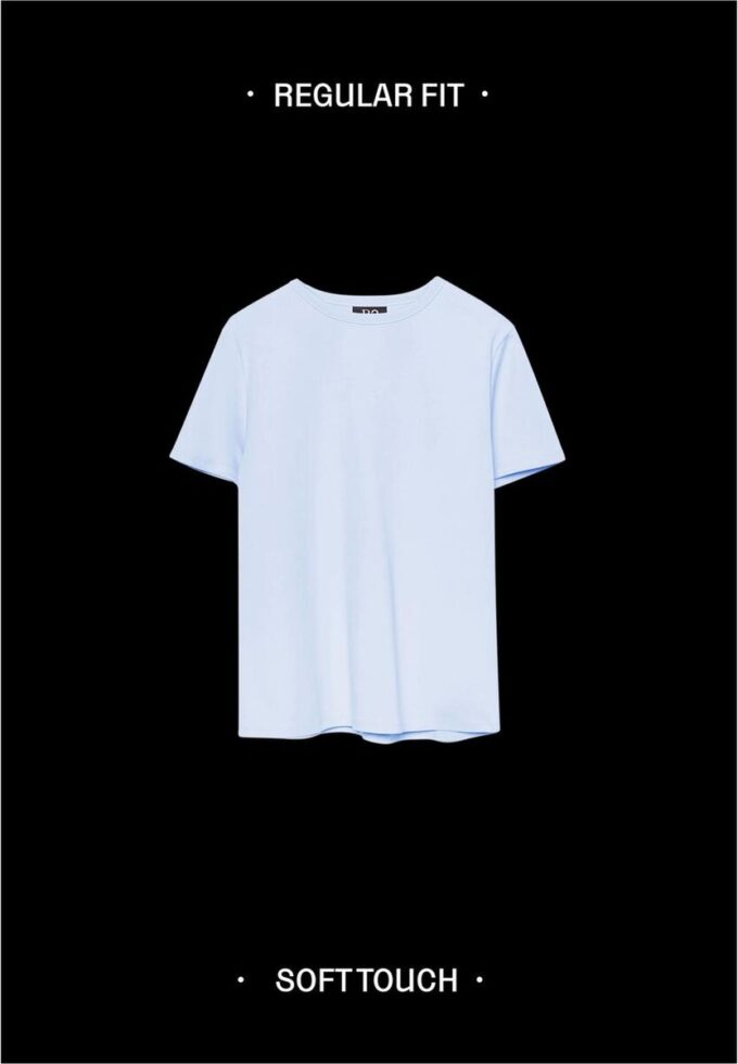 Základní tričko s pravidelným střihem a jemným povrchem na dotek Základní tričko s pravidelným střihem a jemným povrchem na dotek