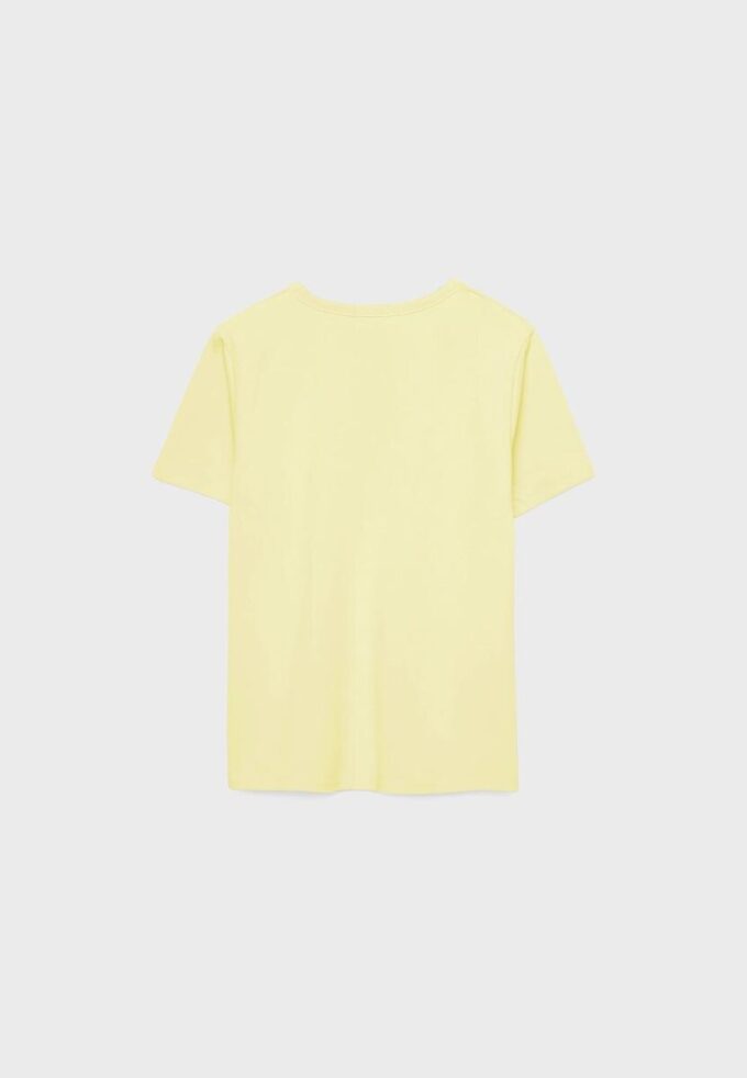 Základní tričko s pravidelným střihem a jemným povrchem na dotek Základní tričko s pravidelným střihem a jemným povrchem na dotek