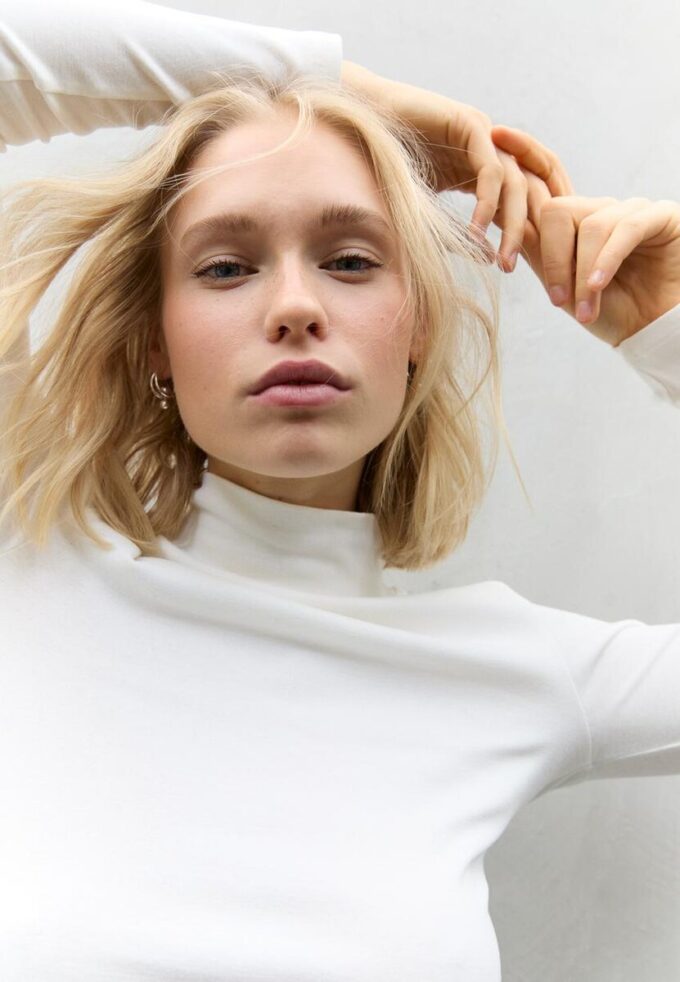 Základní tričko s vysokým výstřihem Základní tričko s vysokým výstřihem