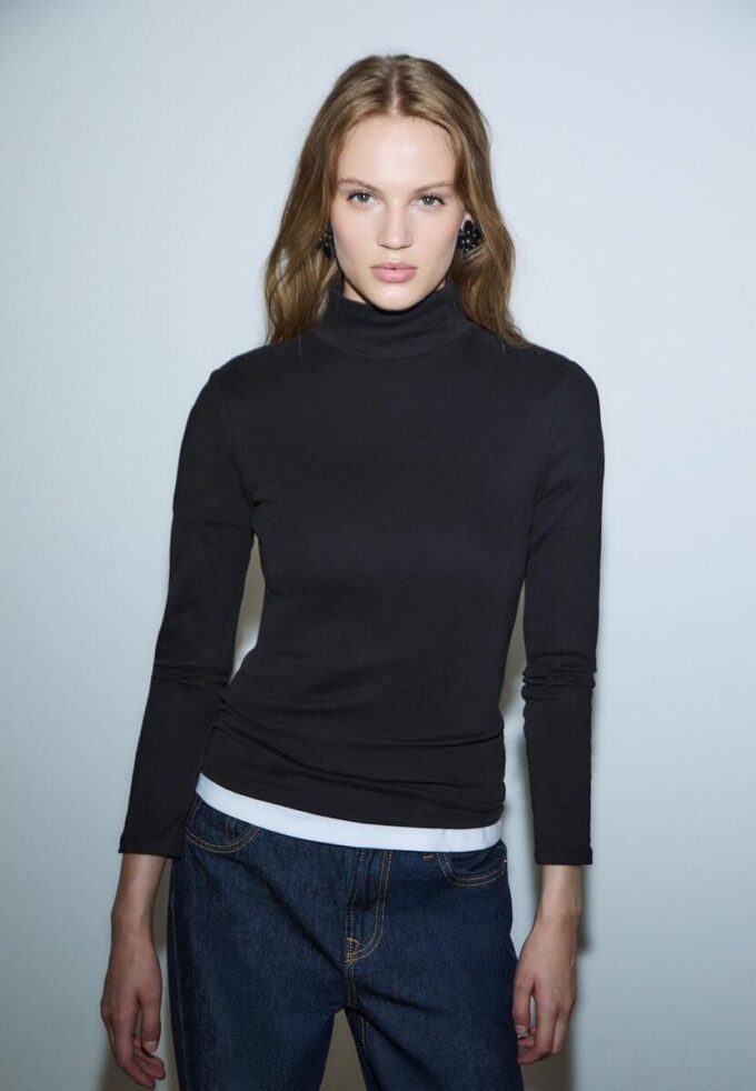 Základní tričko s vysokým výstřihem Základní tričko s vysokým výstřihem