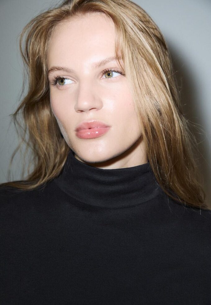 Základní tričko s vysokým výstřihem Základní tričko s vysokým výstřihem