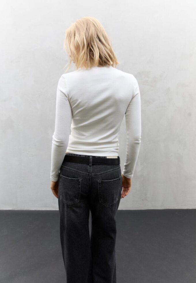 Základní tričko s vysokým výstřihem Základní tričko s vysokým výstřihem