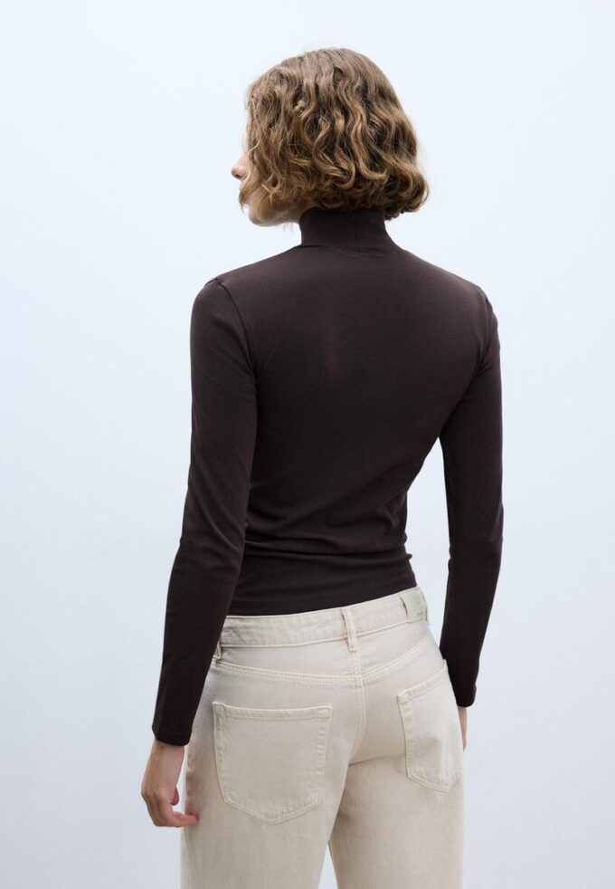 Základní tričko s vysokým výstřihem