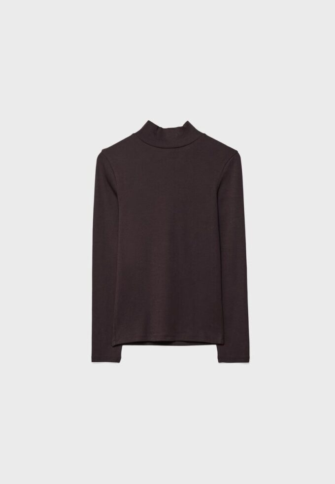 Základní tričko s vysokým výstřihem