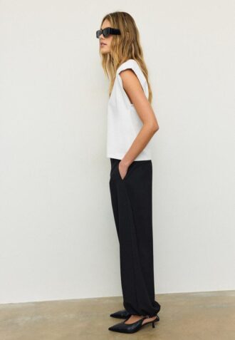 Základní tričko s vyztuženými rameny