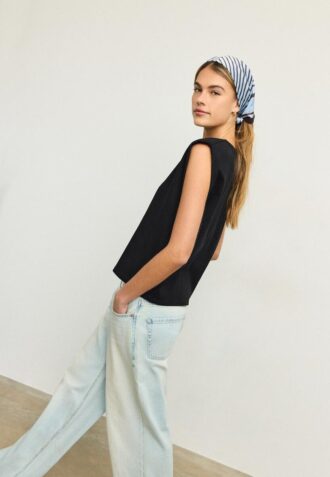 Základní tričko s vyztuženými rameny