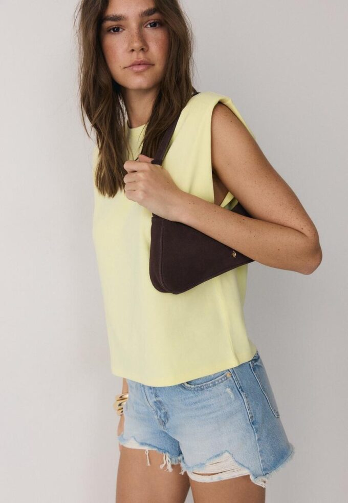 Základní tričko s vyztuženými rameny Základní tričko s vyztuženými rameny