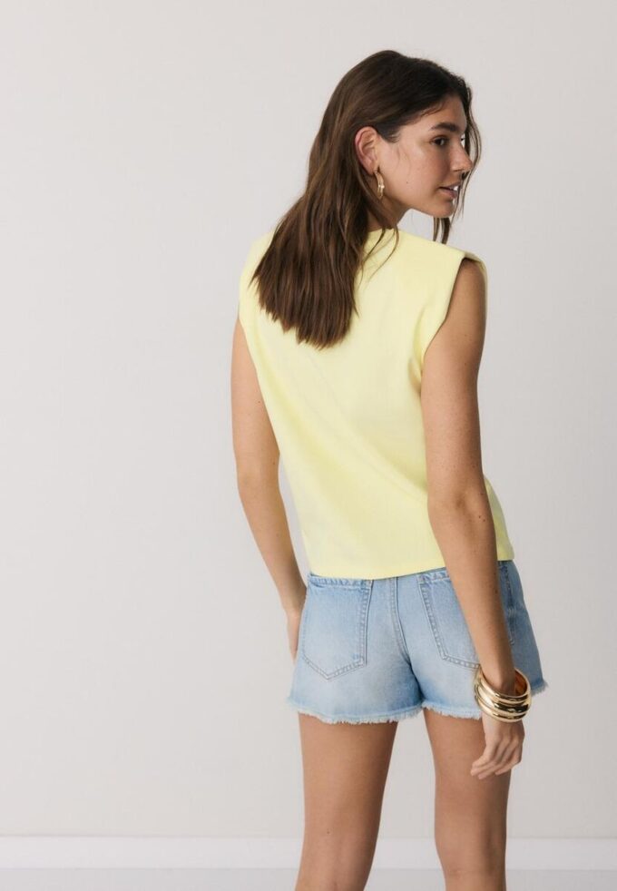 Základní tričko s vyztuženými rameny Základní tričko s vyztuženými rameny