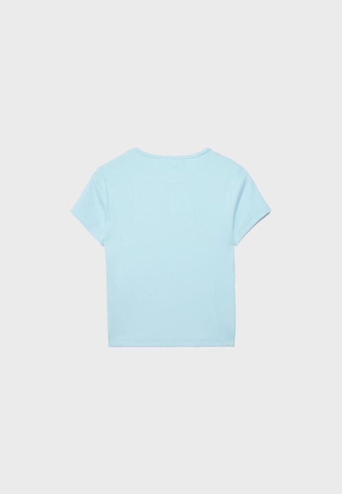 Základní tričko se slim fit střihem