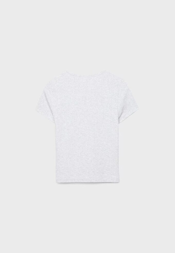 Základní tričko se slim fit střihem